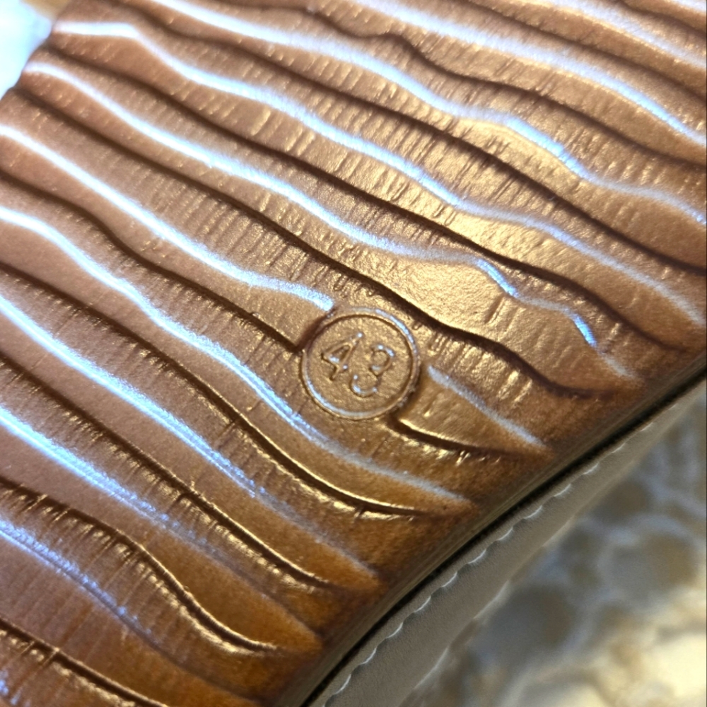 Sandals - Picture 3 of 3